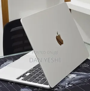 New Laptop Apple MacBook Air 2022 M2 8GB Apple M2 SSD 256GB