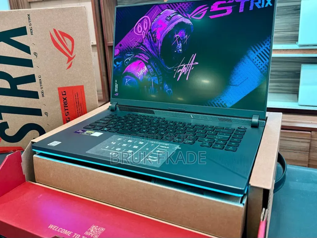 New Laptop Asus ROG Strix G16 G614 16GB Intel Core i9 SSD 1T