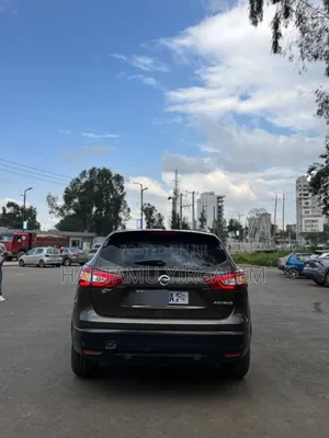 Nissan Qashqai 2017 Brown