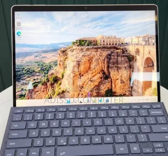 New Laptop Microsoft Surface 16GB Intel Core i7 SSD 512GB
