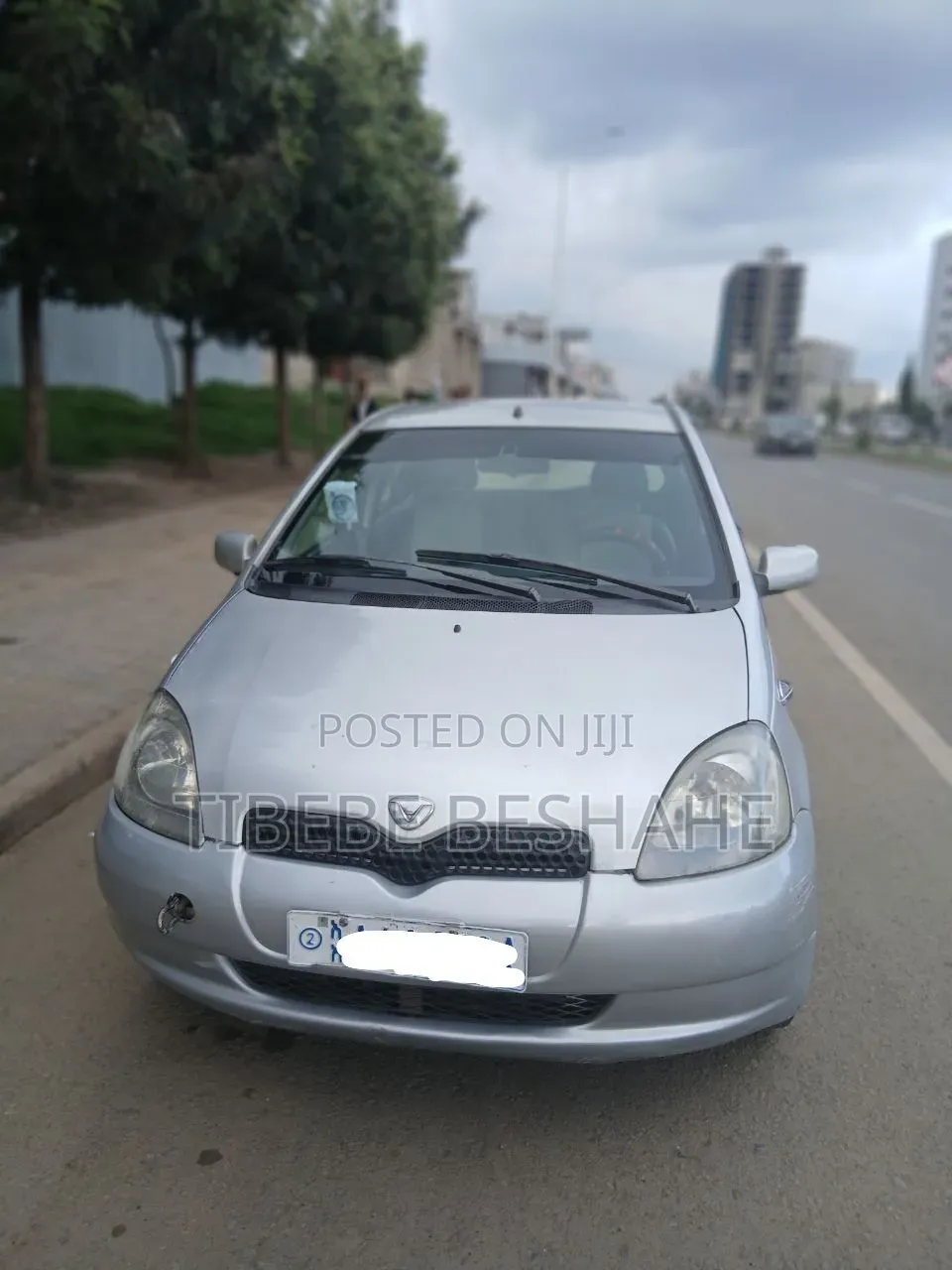 Toyota Vitz 2001 Silver