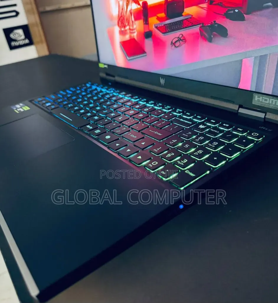 New Laptop Acer Predator Helios 18 PH18-71 16GB Intel Core i9 SSD 1T