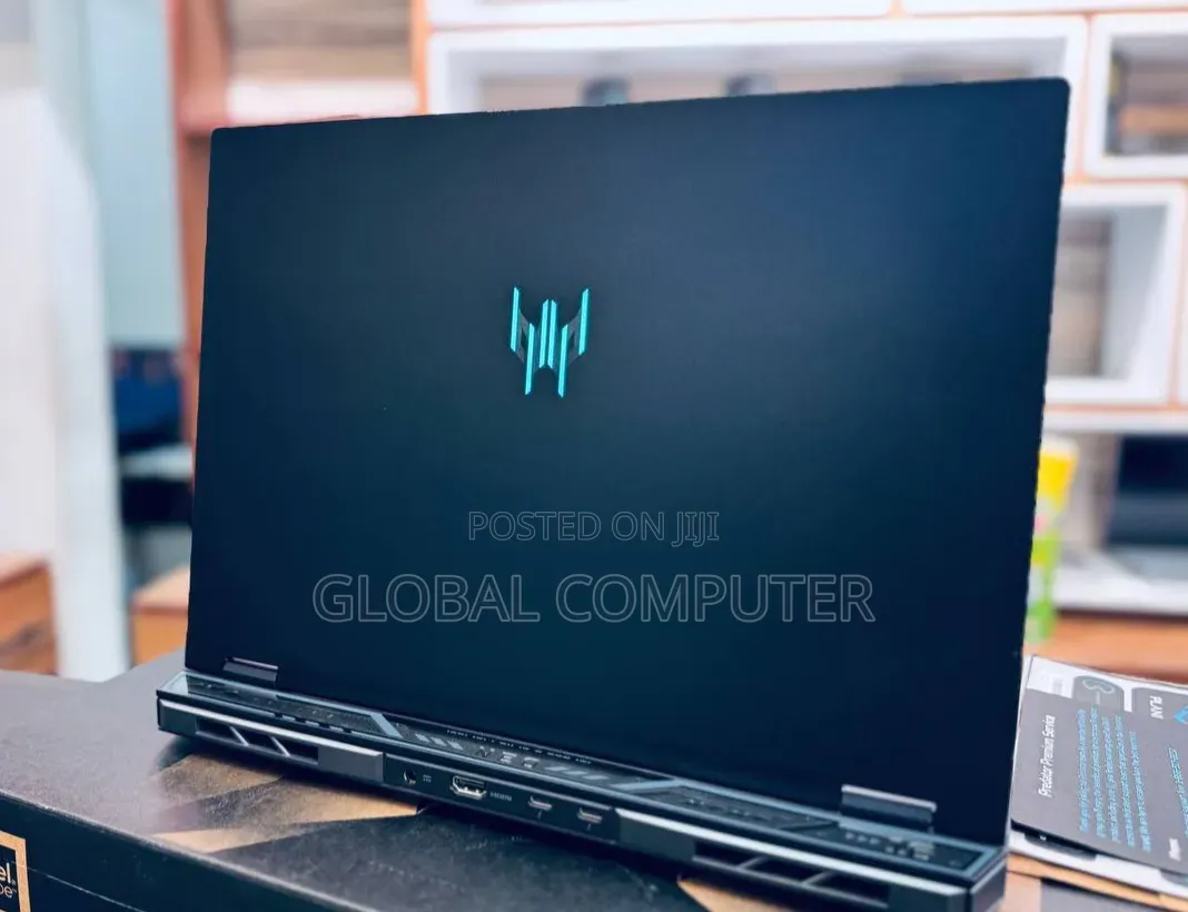 New Laptop Acer Predator Helios 18 PH18-71 16GB Intel Core i9 SSD 1T