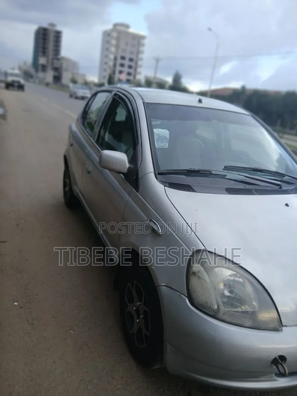 Toyota Vitz 2001 Silver