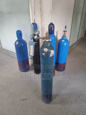 Oxygen Tank With Nasal Cannula, Water Cup and Regulator