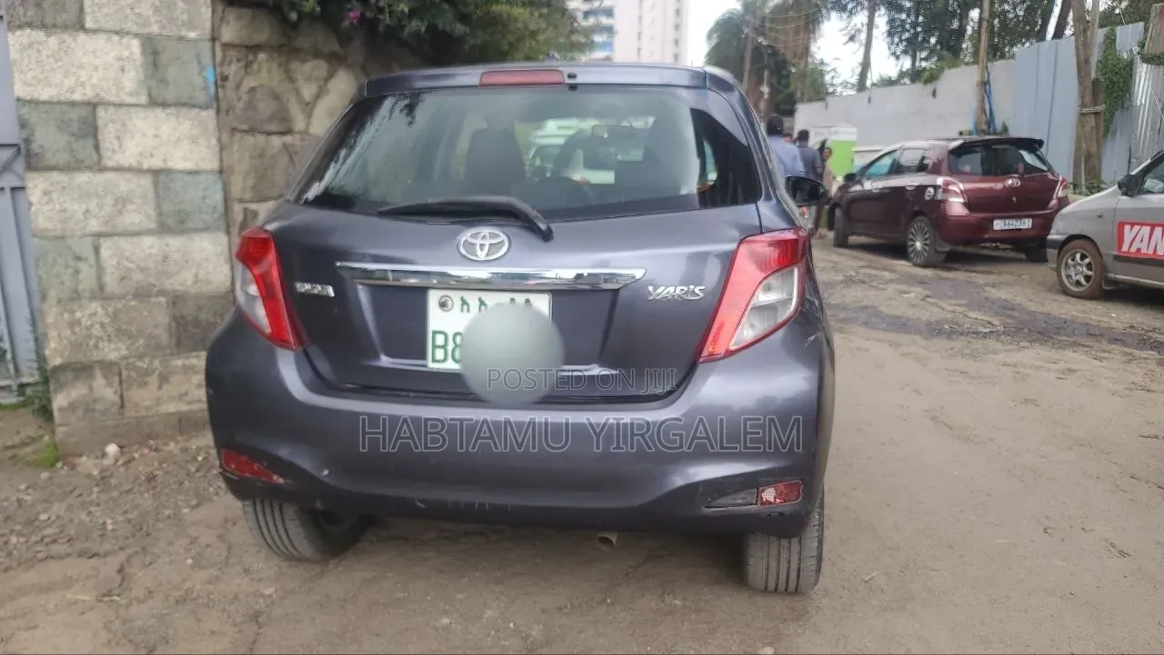 Toyota Yaris 2012