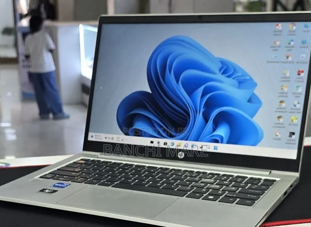 New Laptop HP EliteBook 830 G9 16GB Intel Core i5 SSD 512GB