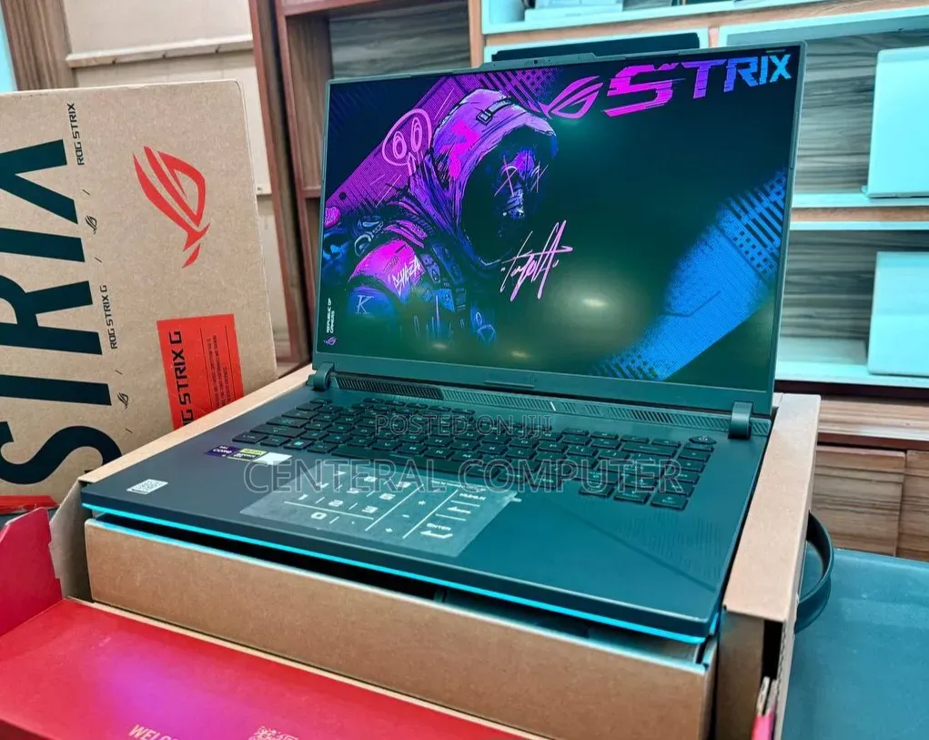 New Laptop Asus ROG Strix G16 16GB Intel Core i9 SSD 1T