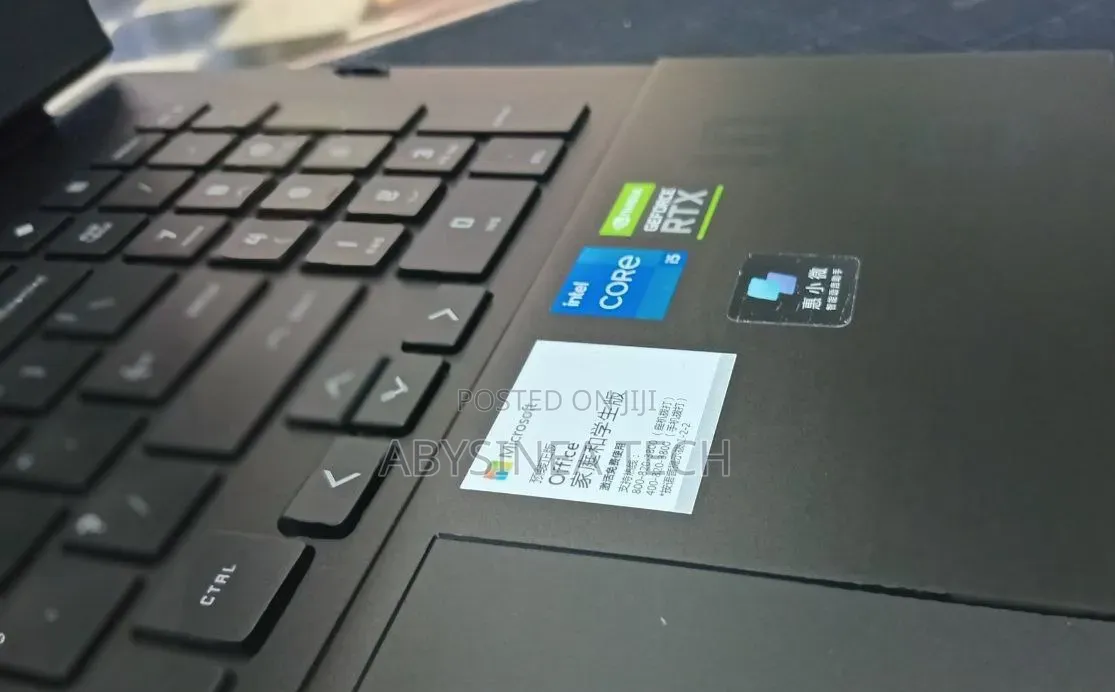 New Laptop HP OmniBook 5 14" 16GB Intel Core i5 SSD 512GB
