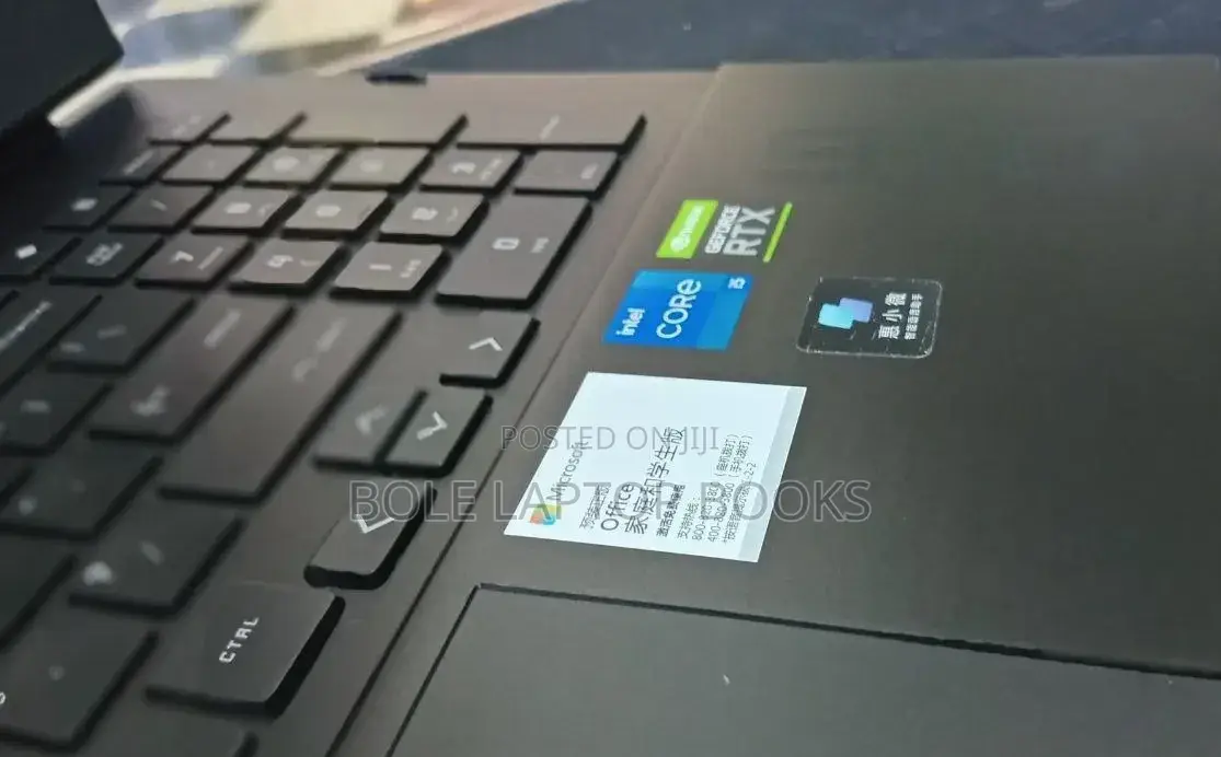 New Laptop HP OmniBook 5 14" 16GB Intel Core i5 SSD 512GB