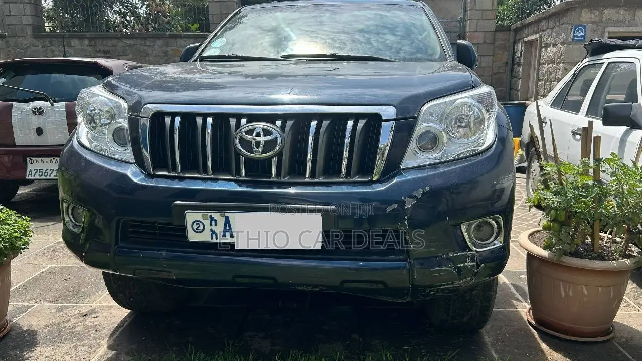 Toyota Land Cruiser 2010 Black
