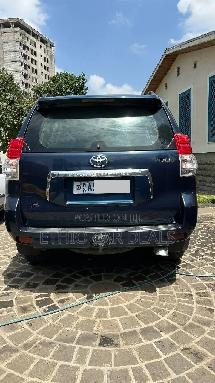 Toyota Land Cruiser 2010 Black