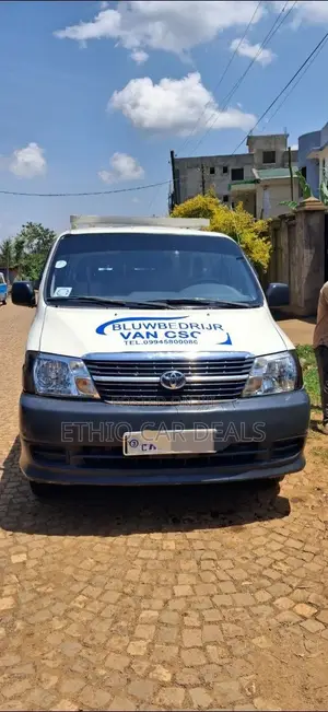 Toyota HiAce 2007 White