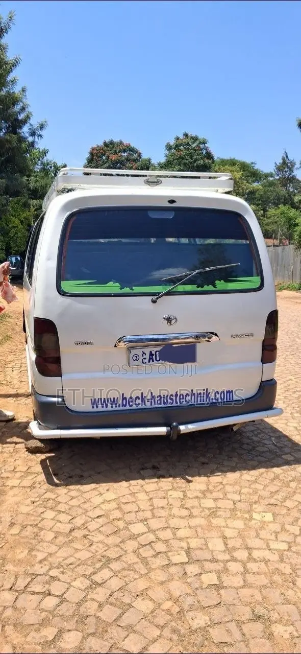 Toyota HiAce 2007 White