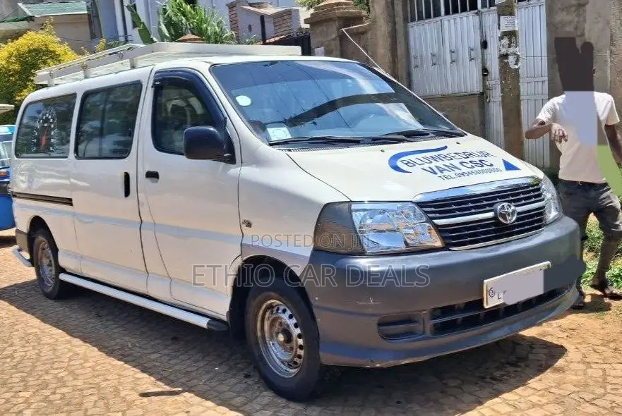 Toyota HiAce 2007 White