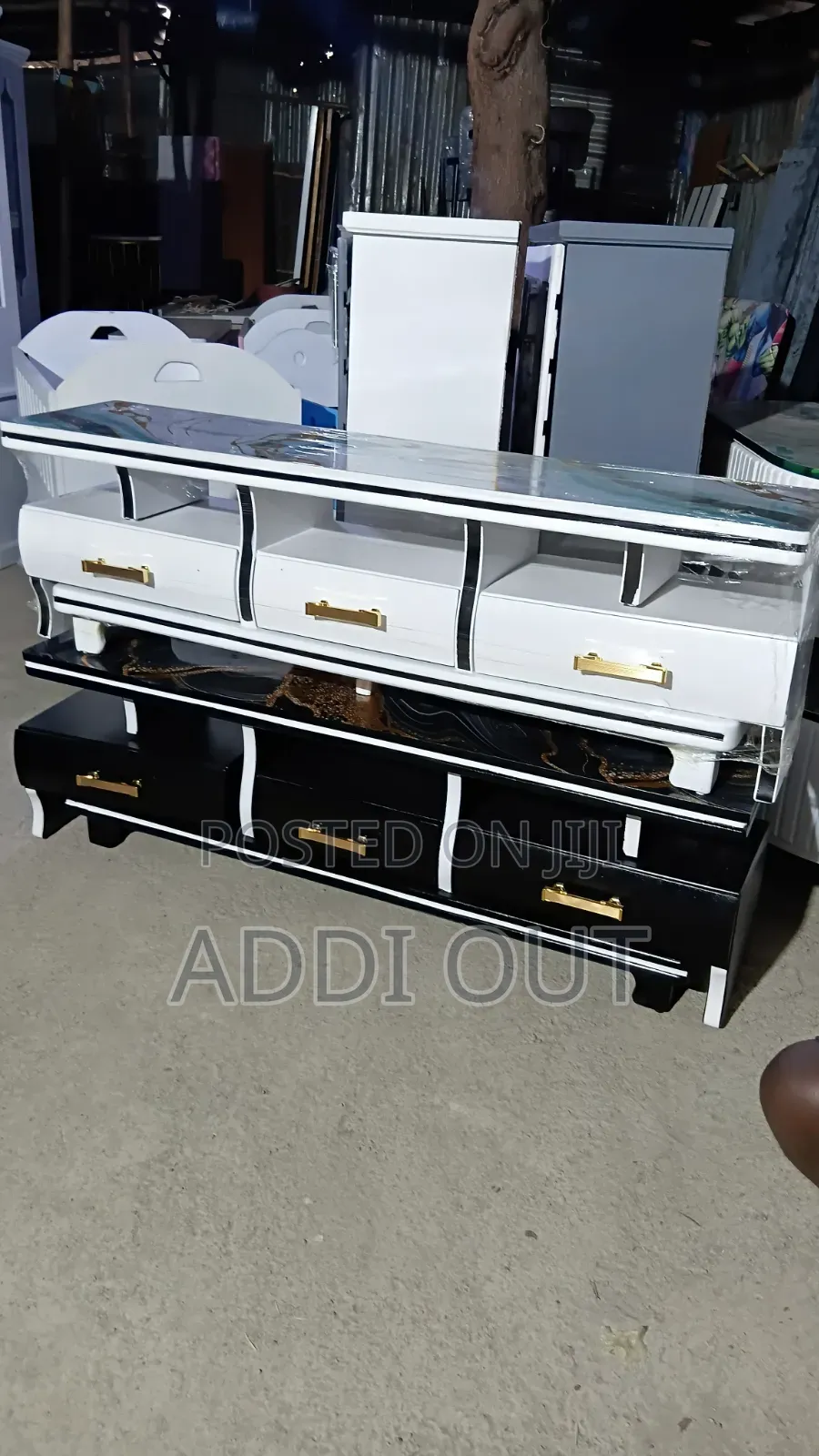 መርዘም እና ማጠር የሚችል 1.50 ቲቪ ማስቀመጫ