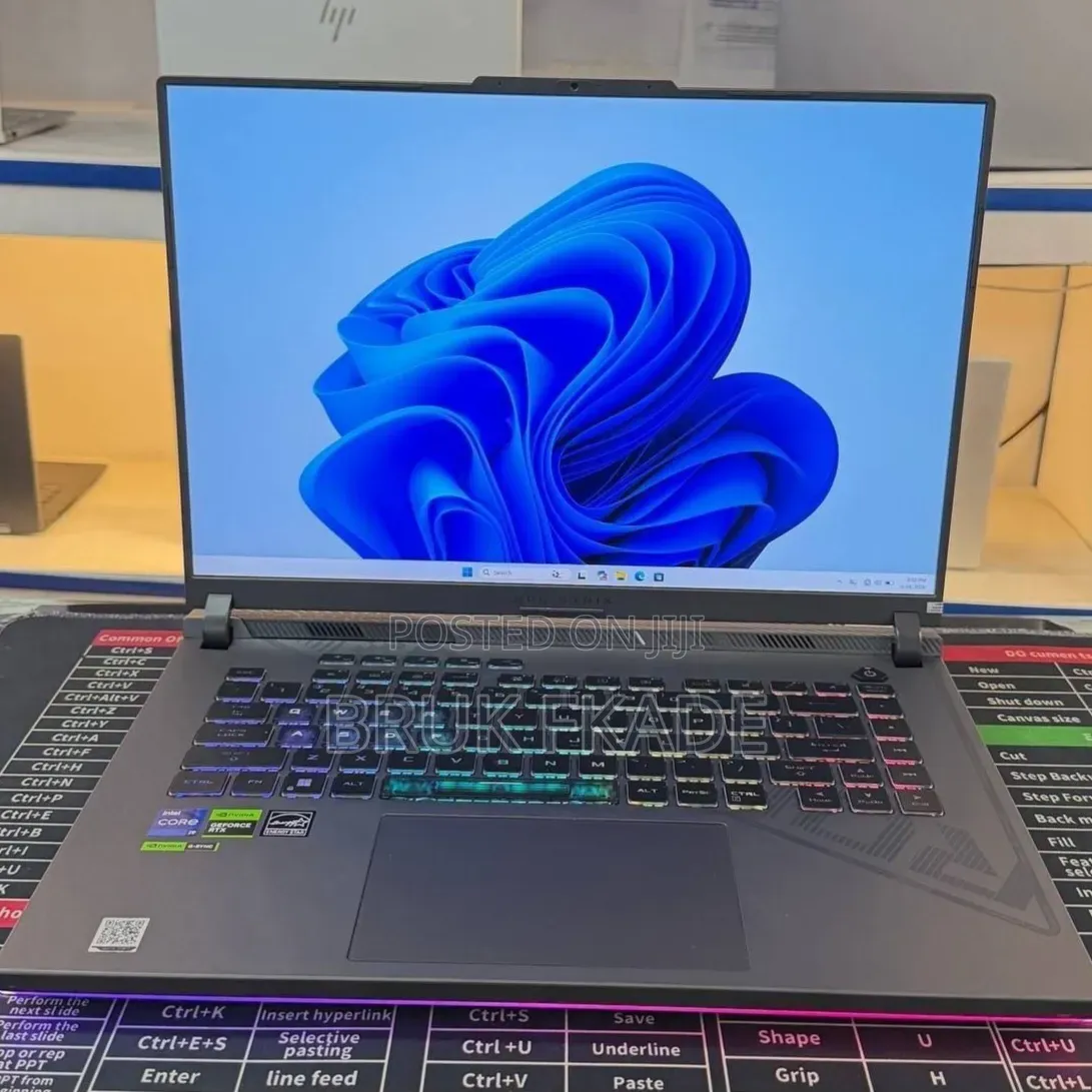 New Laptop Asus ROG Strix G16 G614 16GB Intel Core i9 SSD 1T