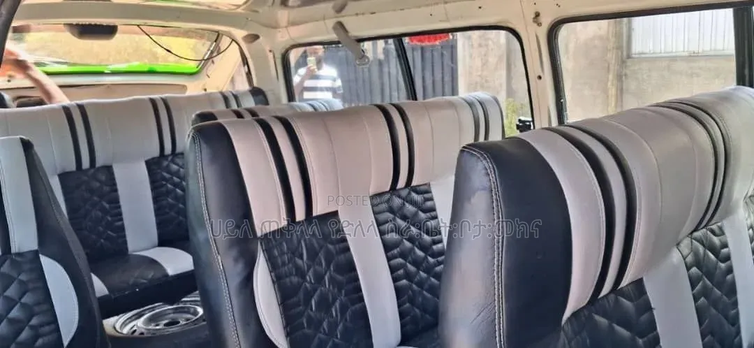 Toyota HiAce 2007 White