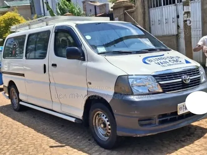 Toyota HiAce 2007 White
