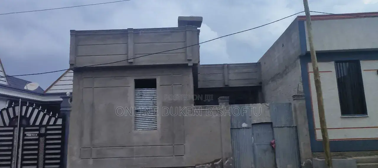 8bdrm House in Dukem Bishoftu, East Shewa for sale