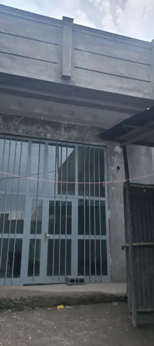 8bdrm House in Dukem Bishoftu, East Shewa for sale