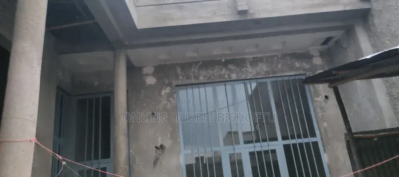 8bdrm House in Dukem Bishoftu, East Shewa for sale