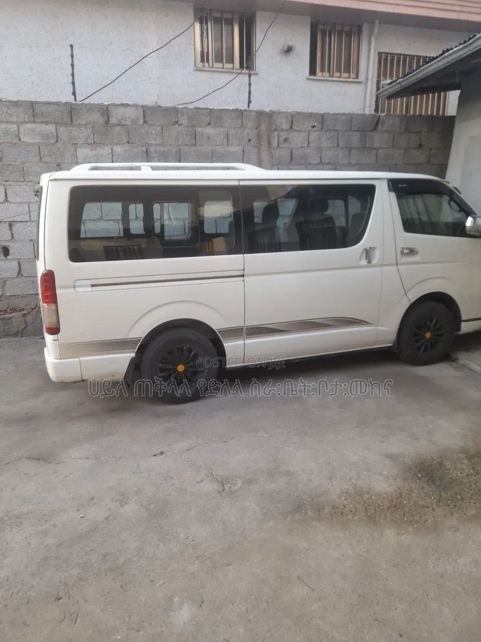 Toyota HiAce 2007 White