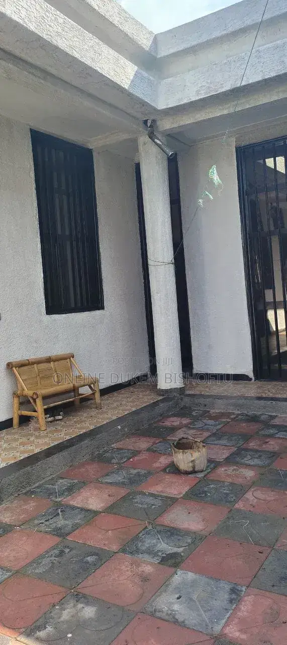 Furnished 8bdrm Villa in Dukem Bishoftu, East Shewa for sale