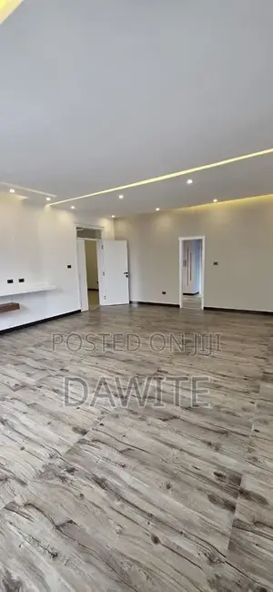 3bdrm Apartment in የግል ኮንባወንድ, Bole for sale