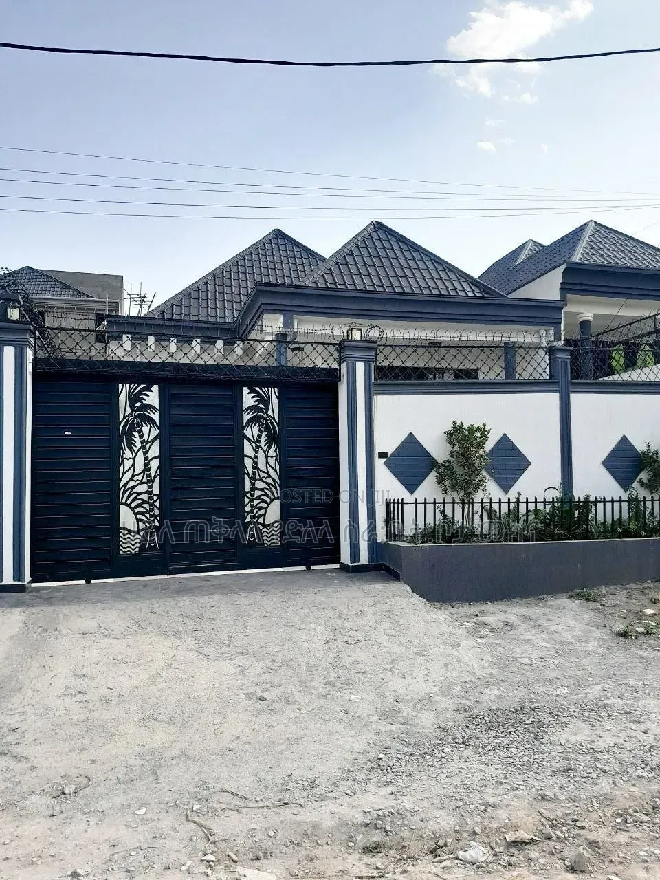 Furnished 5bdrm Villa in Ayat Area Ideal, Yeka for sale