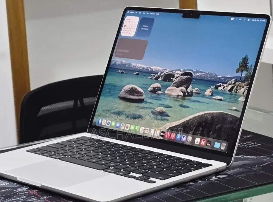 New Laptop Apple MacBook Air 2022 M2 8GB Apple M2 SSD 256GB