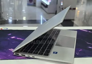 New Laptop HP EliteBook 1040 G8 16GB Intel Core i7 SSD 512GB