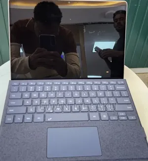 New Laptop Microsoft Surface Pro 9 16GB Intel Core i7 SSD 512GB