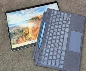 New Laptop Microsoft Surface Pro 9 16GB Intel Core i7 SSD 512GB