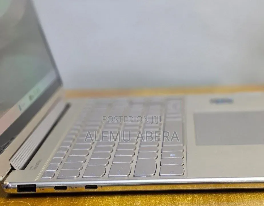 New Laptop Lenovo Yoga 9i 16GB Intel Core i7 SSD 512GB