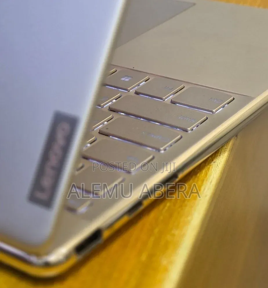 New Laptop Lenovo Yoga 9i 16GB Intel Core i7 SSD 512GB