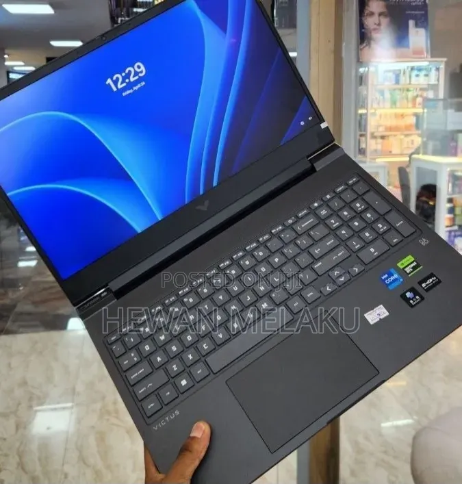 New Laptop HP Victus 16 16GB Intel Core i7 SSD 1T