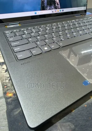 New Laptop Lenovo Yoga 7i 16GB Intel Core Ultra 7 SSD 512GB