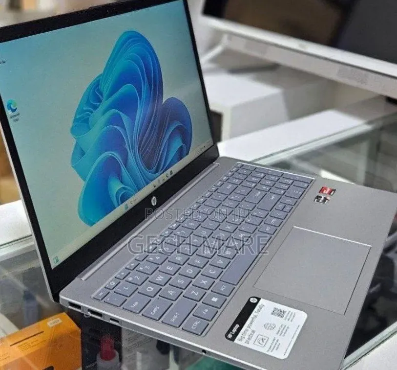 New Laptop HP Stream Notebook 16GB AMD Ryzen 5 SSD 256GB