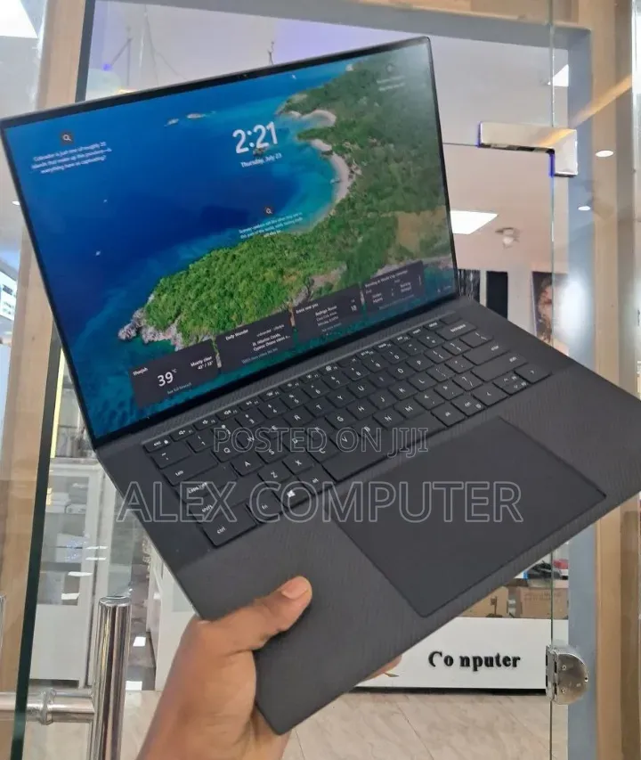 New Laptop Dell Precision 5560 16GB Intel Core i7 SSD 512GB