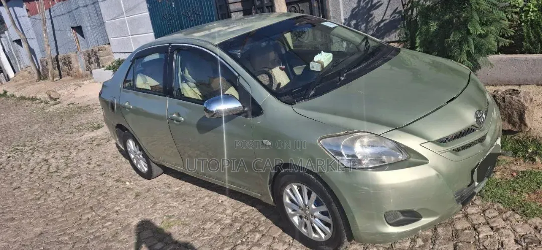 Toyota Yaris 2007 Gold