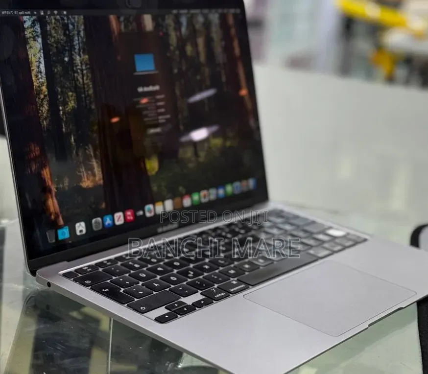 New Laptop Apple MacBook Air 2020 M1 8GB Apple M1 SSD 256GB