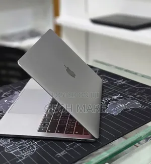New Laptop Apple MacBook Pro 2019 16GB Intel Core i7 SSD 256GB