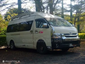 Toyota HiAce 2016