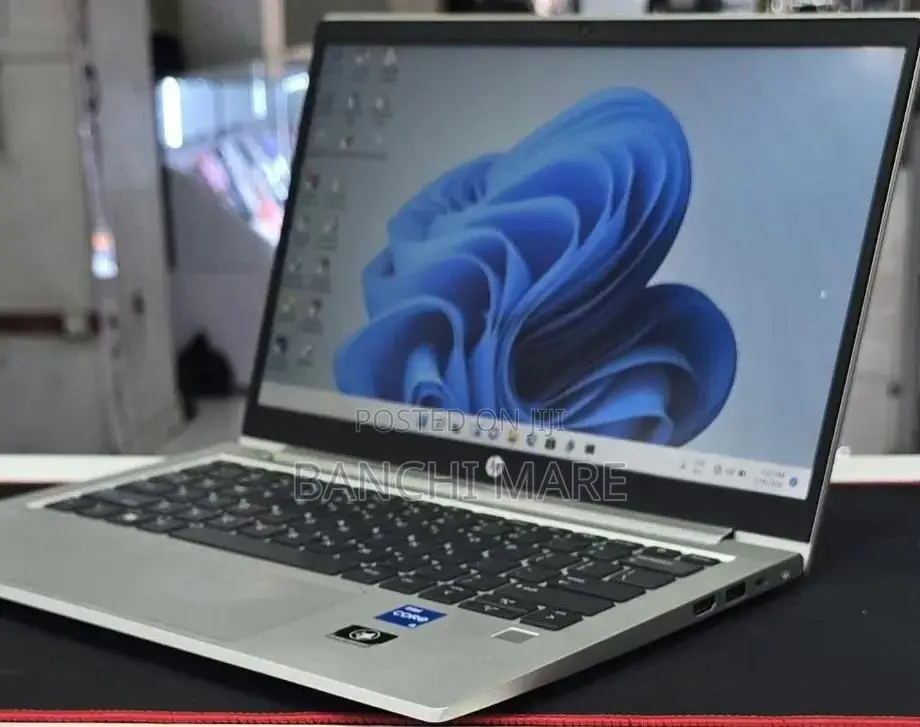 New Laptop HP EliteBook 830 G9 16GB Intel Core i5 SSD 512GB