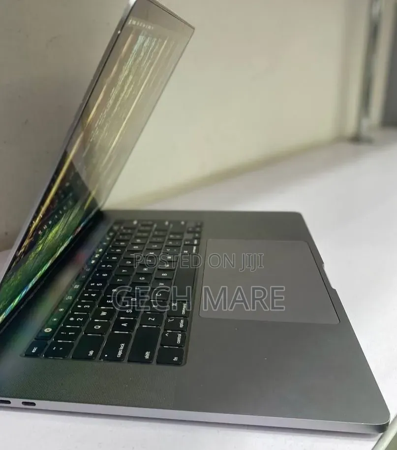 New Laptop Apple MacBook 2019 16GB Intel Core i9 SSD 1T