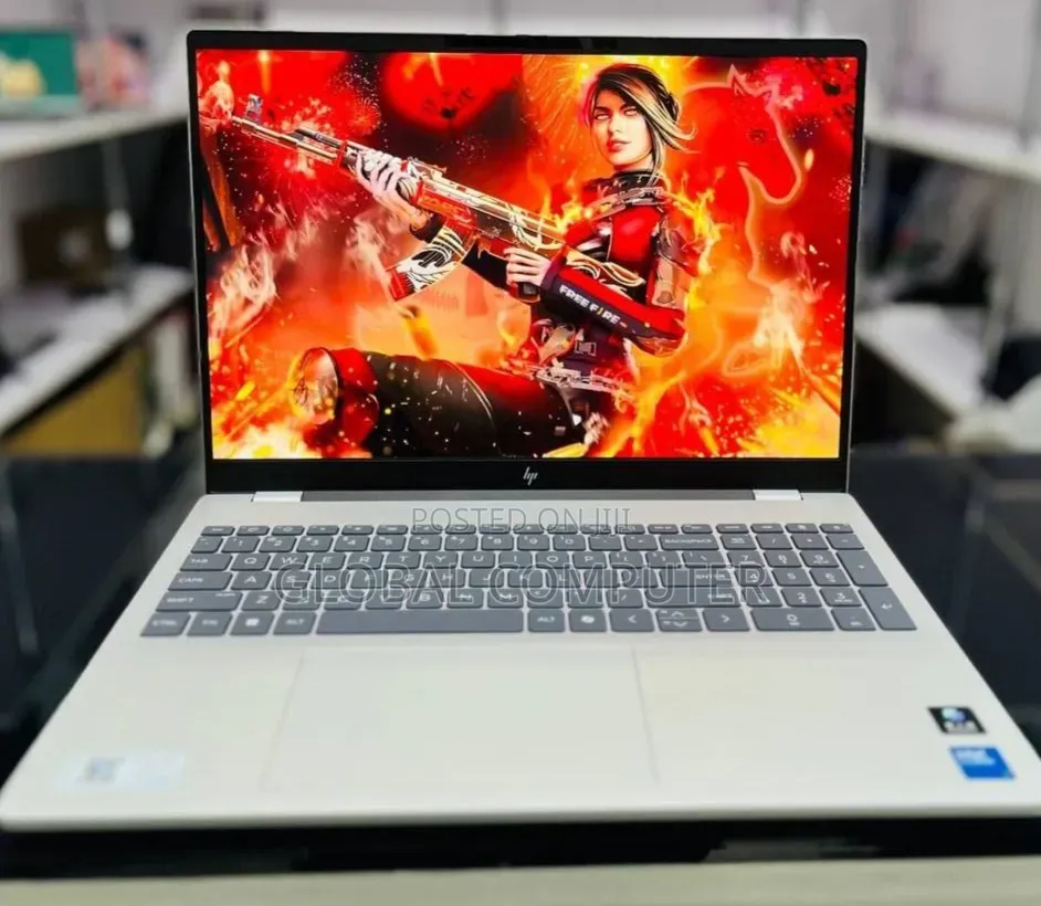 New Laptop HP OmniBook 7 16" 16GB Intel Core 7 SSD 512GB