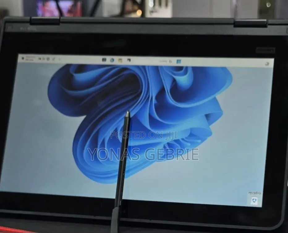 New Laptop Lenovo Yoga 11e 4GB Intel Pentium SSD 128GB