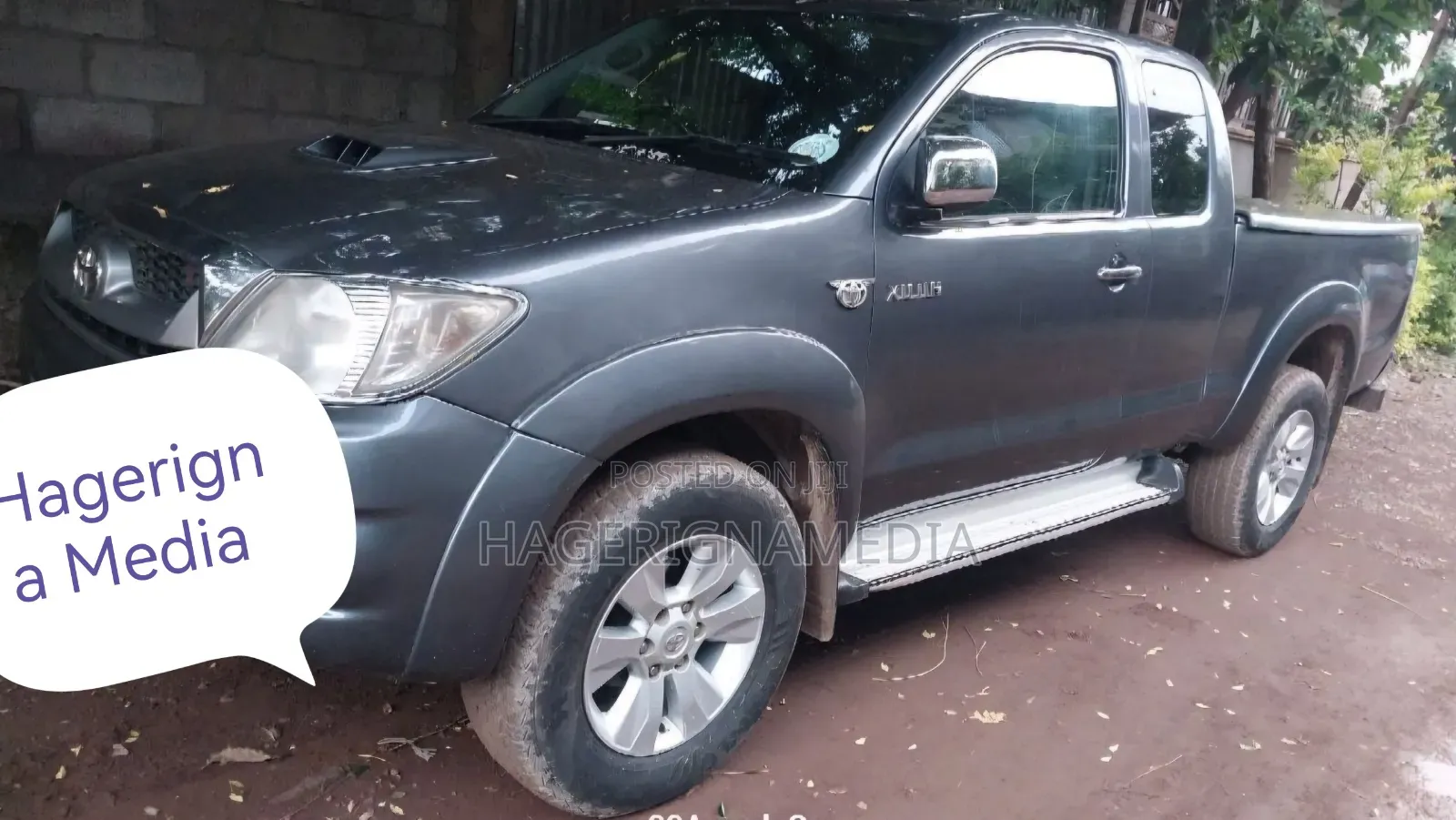 Toyota Hilux 2010 Gray