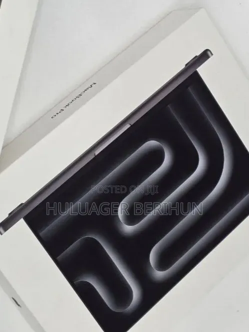 New Laptop Apple MacBook Pro 2024 M4 24GB Apple M4 Pro SSD 512GB